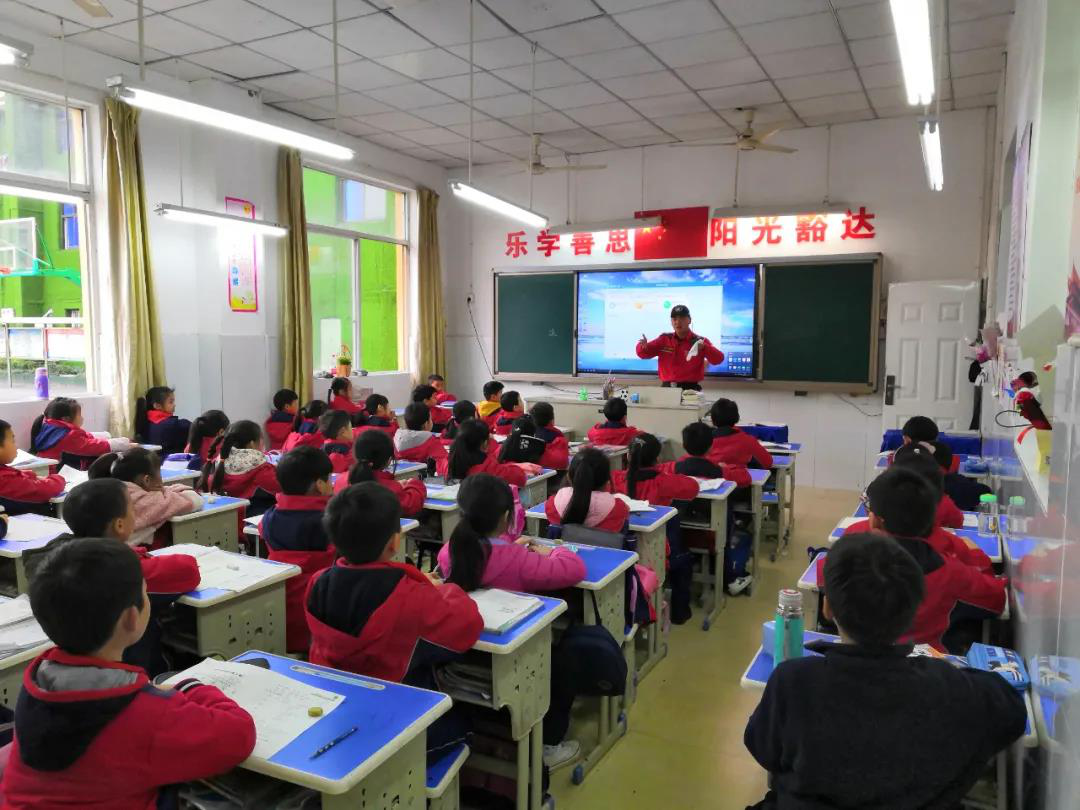 余杭这个90后小伙做的事4.png